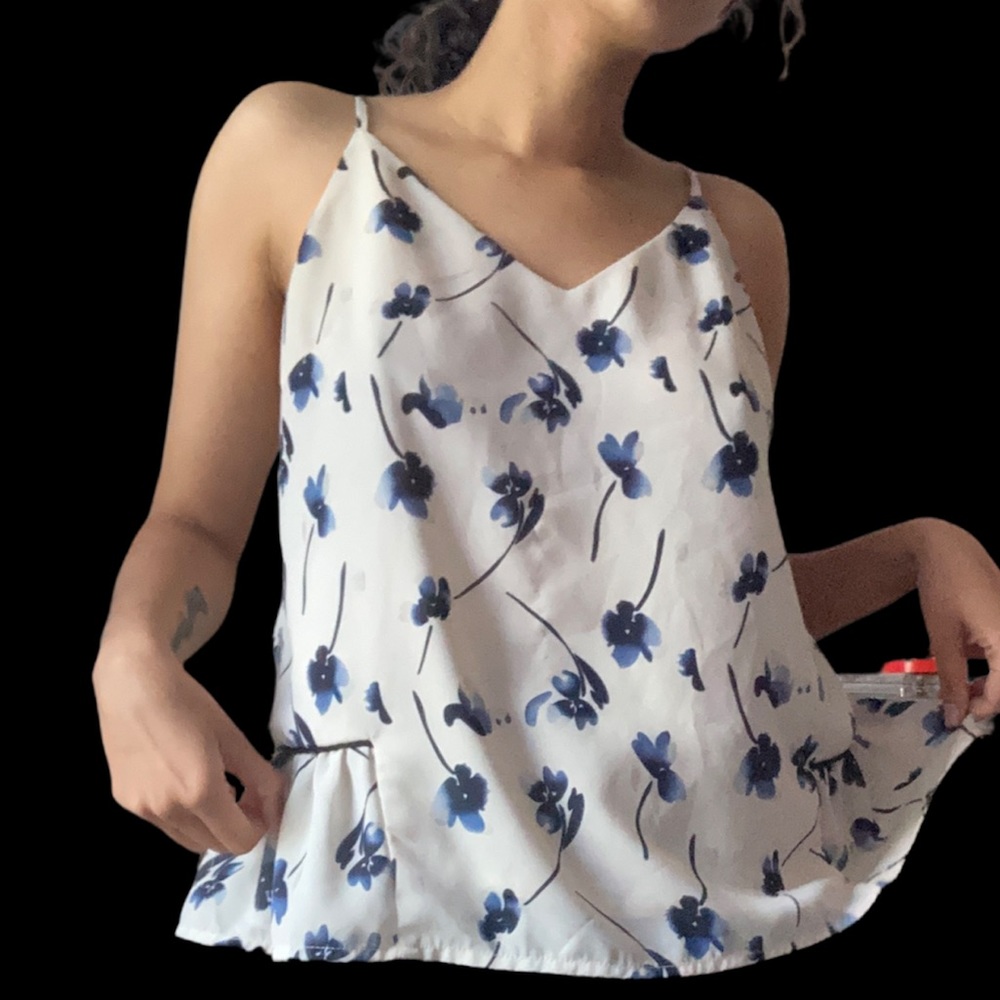 ✨2/$10✨ Blue floral White Blouse (Good for Work)